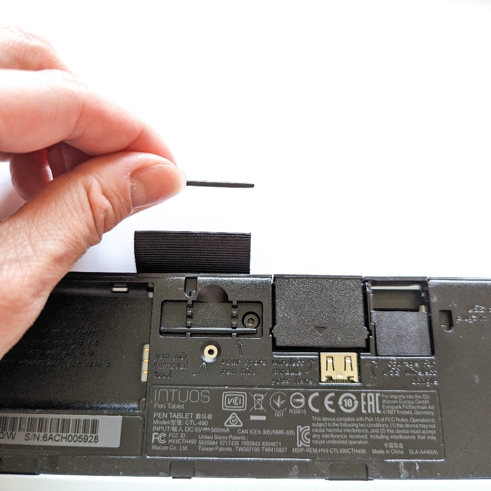Wacom Intuos Tablet for Drawing, Writing, Design - Picture 12 of 16